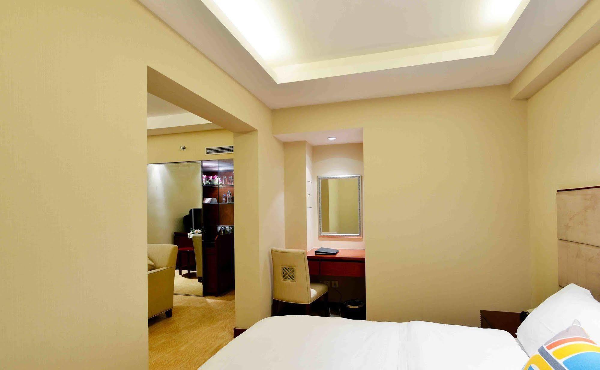 Delight Hotel Dalian Extérieur photo
